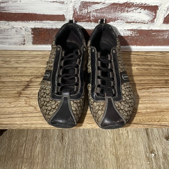 Shoes - Picture 3 of 6